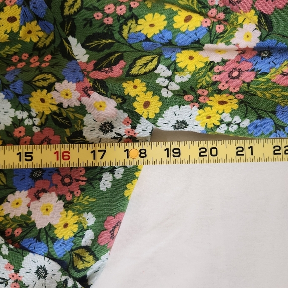 Green and White Floral Wrap Puff Sleeve Romper - Picture 12 of 13